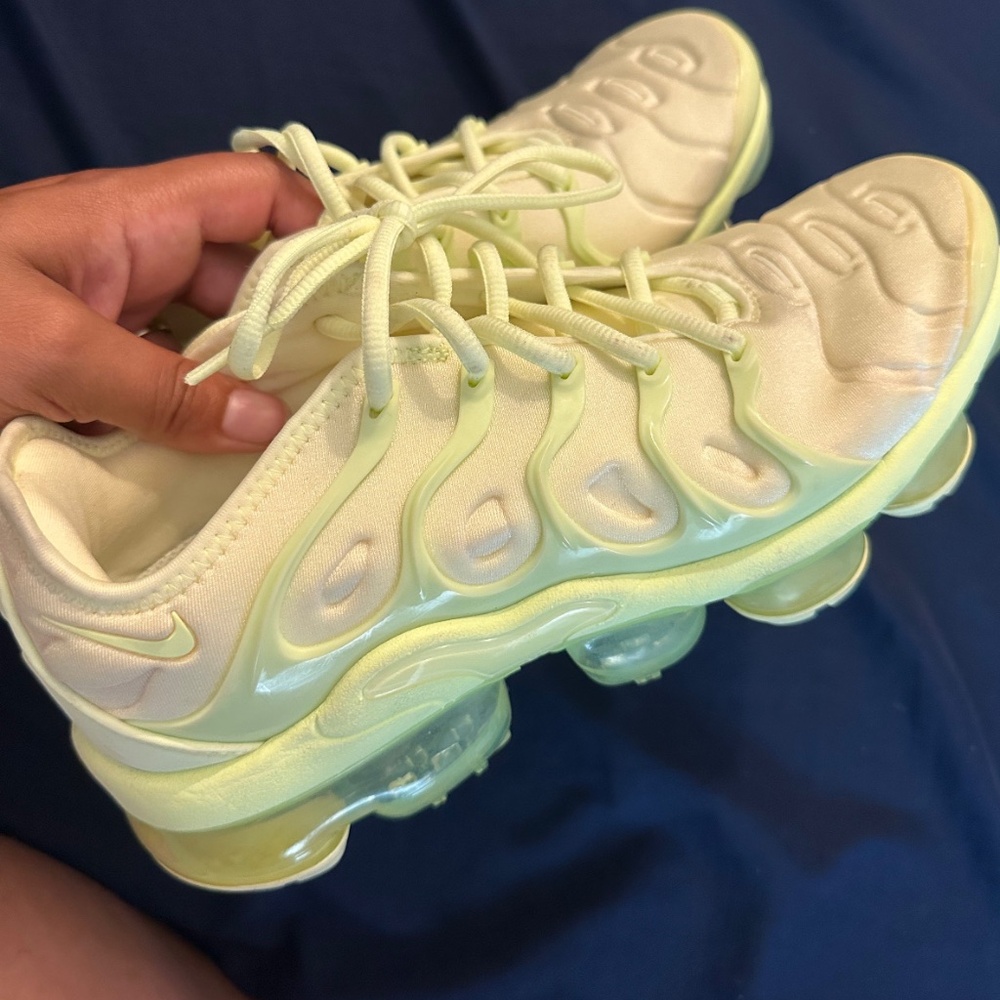 Nike Air VaporMax Plus (W) Size 8W